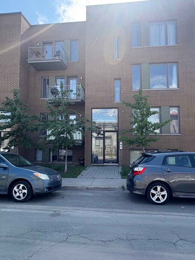 Building Photo - 7350 Av 18E