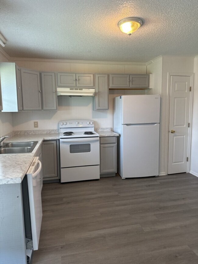 Foto del edificio - Charming 2 Bedroom Apartment - 208 Zack Ci...