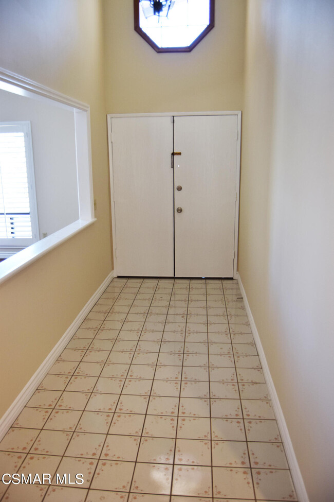 Building Photo - 30883 Overfall Dr