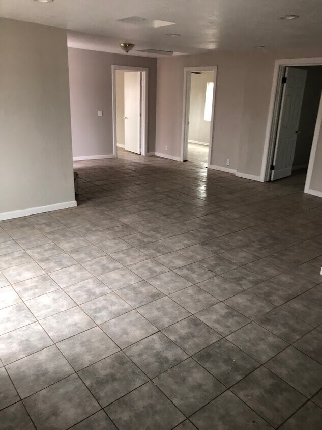 Foto principal - 4828 S 35th Dr