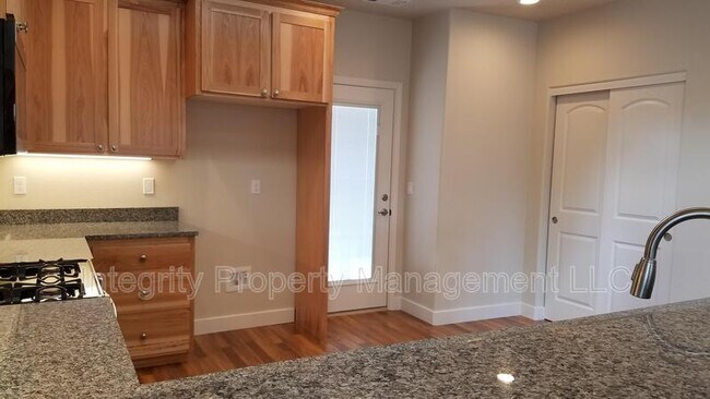 Foto del edificio - 715 SW Ramsey Ave