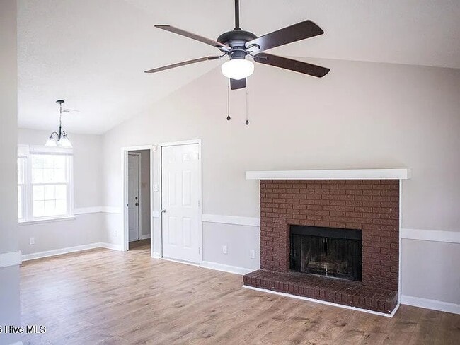 Building Photo - 108 Kelliwood Dr