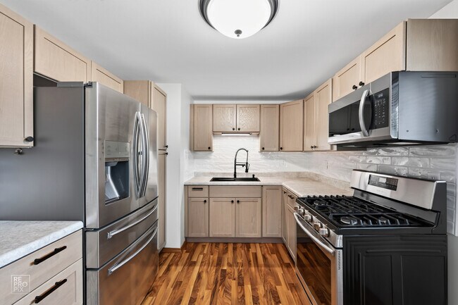 Foto del edificio - 114 S Willow Ln