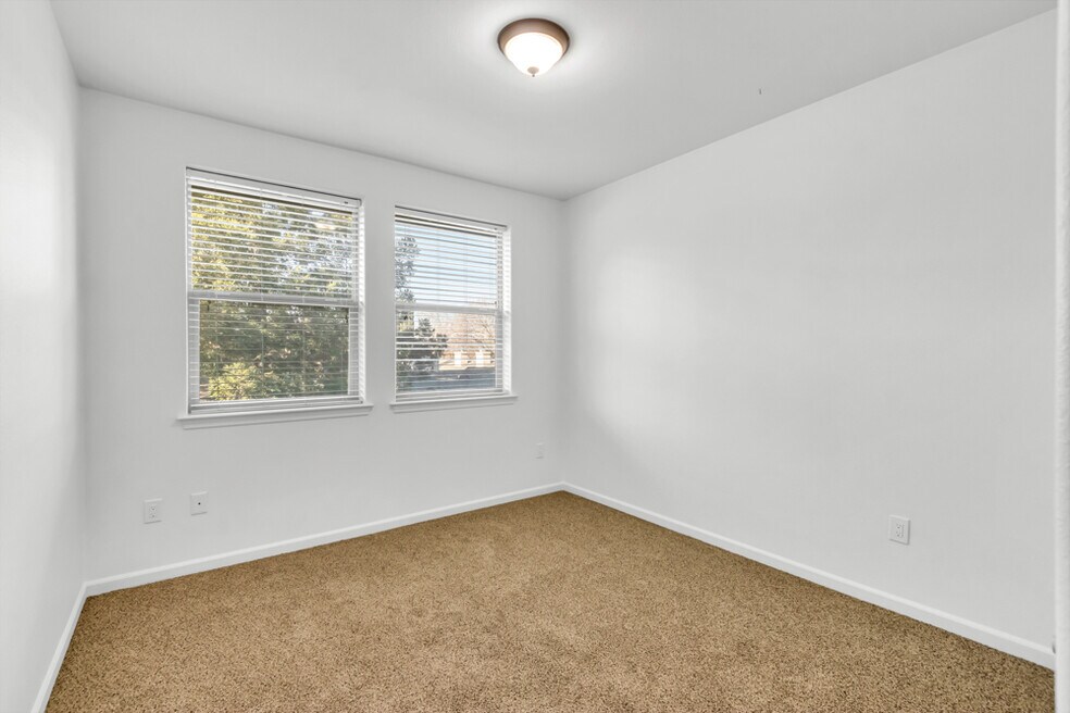 2504 Memory Lane