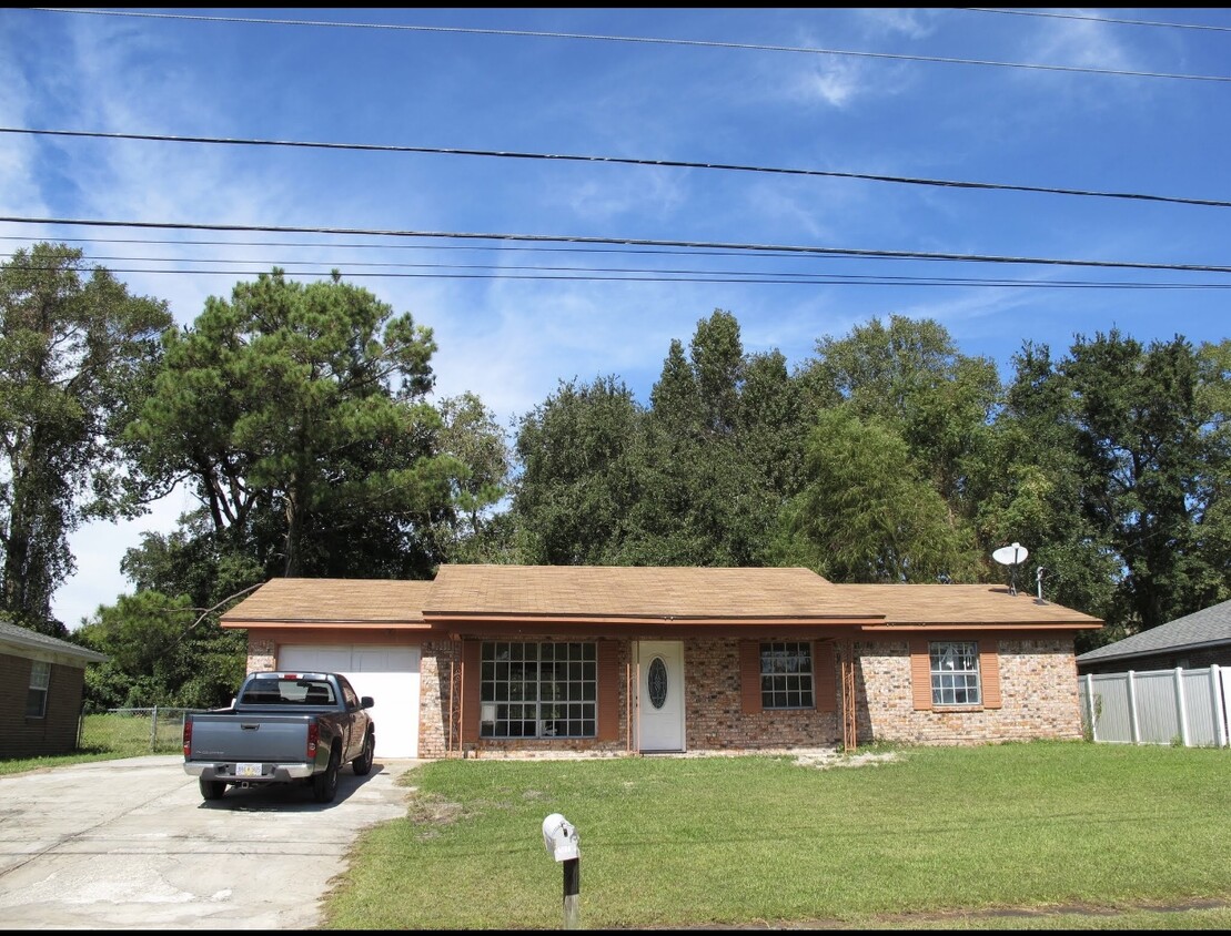 Primary Photo - 7236 Bienville Dr