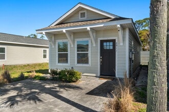 Building Photo - 2911 Sarah Jean Ct Building Photo - 2911 Sarah Jean Ct