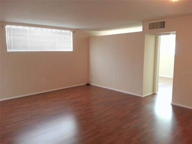 Building Photo - 378 St Armands Cir