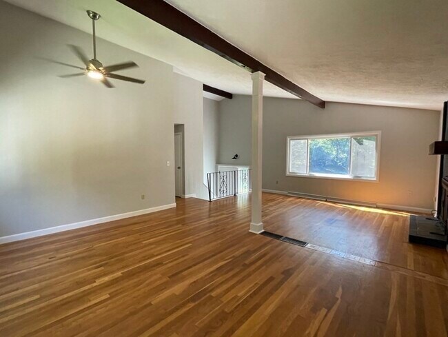Building Photo - 54 Blackmer Rd