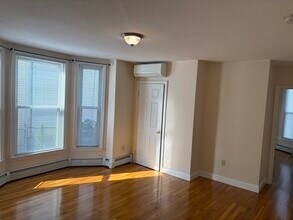 Building Photo - 53 Springfield St