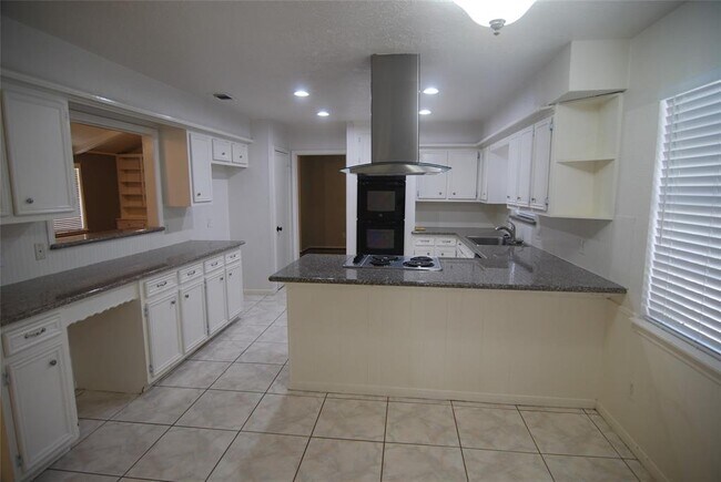 Building Photo - 726 Thornwood Dr