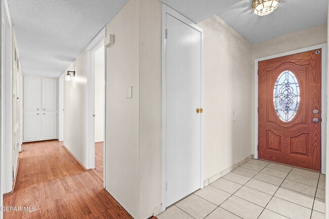 Foto del edificio - 7316 Clemente Ave