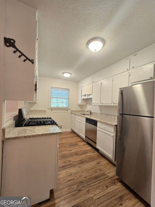 Building Photo - 4215 Terrace Dr