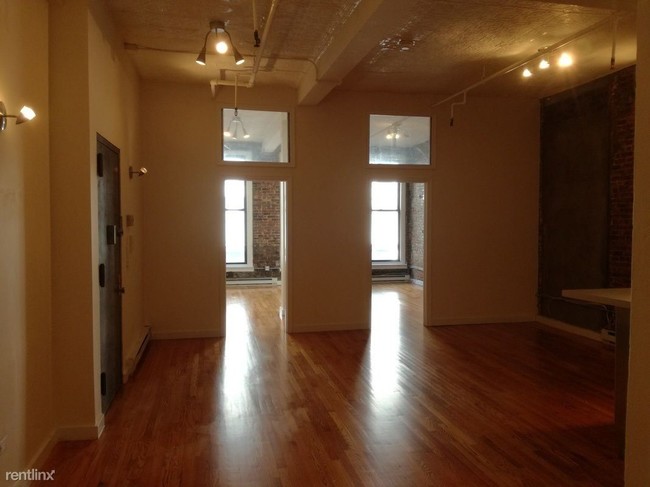 Building Photo - 90 Chambers St
