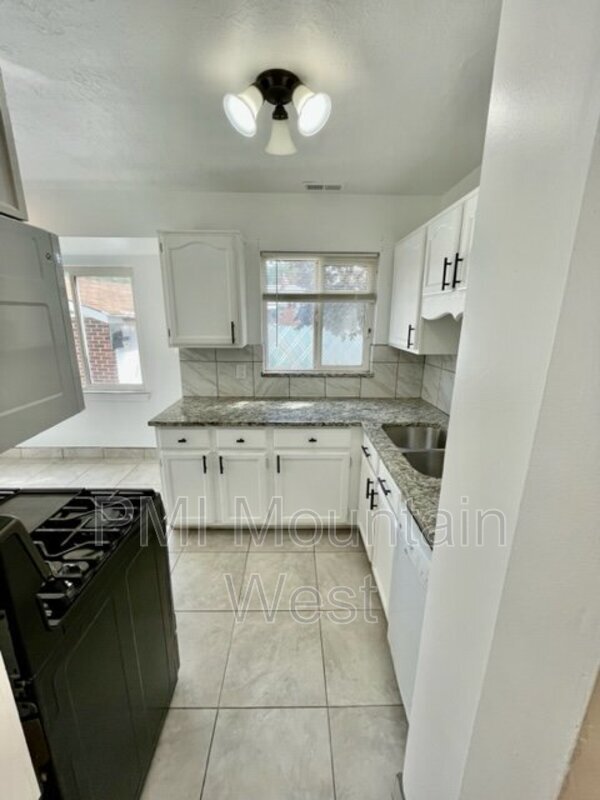 Building Photo - 116 Ross Dr