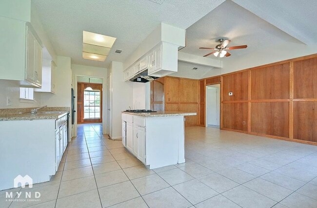 Kitchen View - 712 Meadowglen Dr