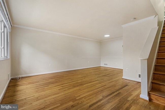 Building Photo - 9003 Manchester Rd