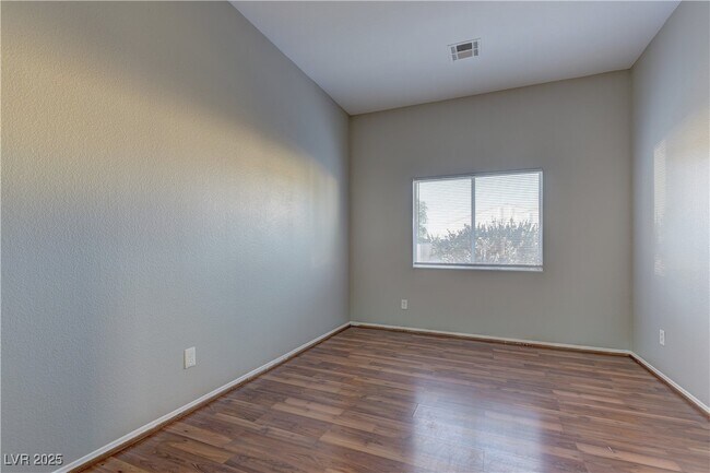 Foto del edificio - 1635 Marion Bennet Dr