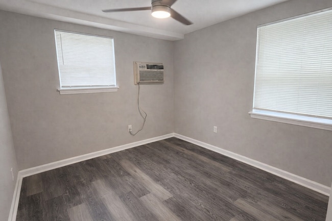 Building Photo - 2026 Move-In Special – $500 LEASE SIGNING BONUS!! Comfortable 2BR Condo with Easy Metro Access