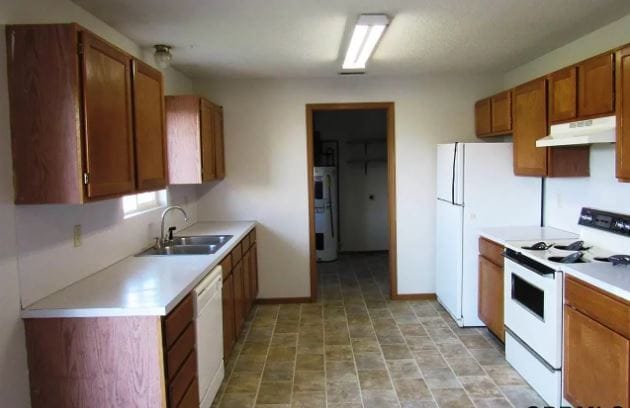 Kitchen - 1000 Freeman Ln