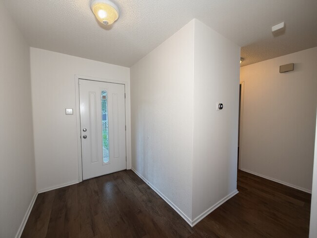 Foto del edificio - 925 Boone Dr