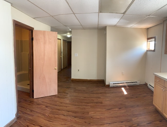 Building Photo - 3 E Main St