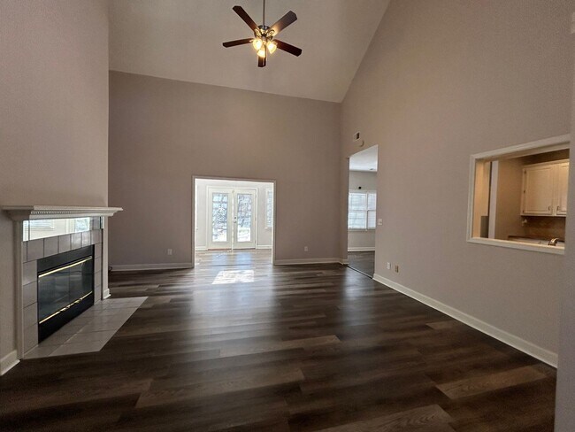 Foto del edificio - 156 Morallion Hills - Available Now!  3BDR...