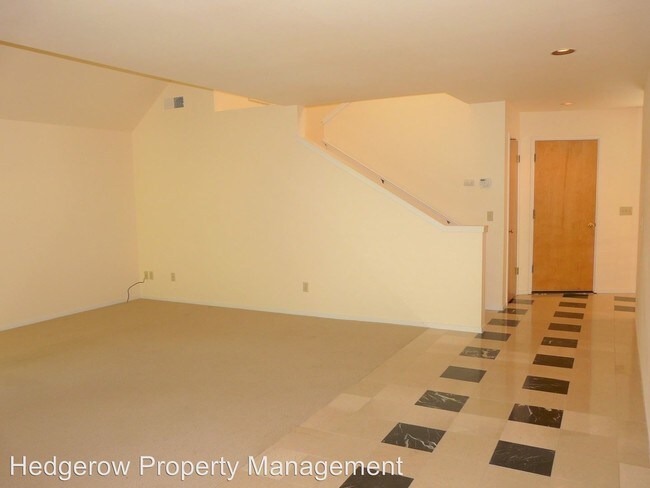 Building Photo - 1528 Voorhees Cir
