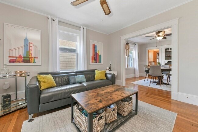 Building Photo - 36 Thingvalla Ave