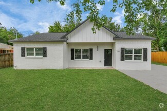 Building Photo - 701 E Canino Rd