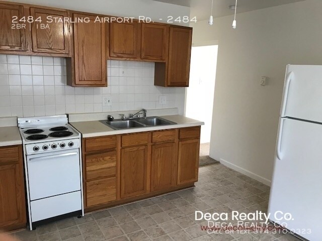 Building Photo - 2 Bedroom Apartment
