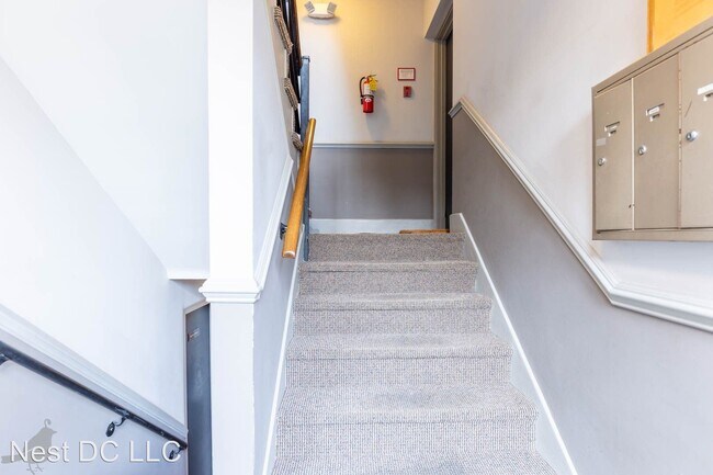 Building Photo - 2 br, 2 bath House - 2722 Ordway St NW Unit 1