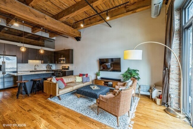 Foto del edificio - 770 W Gladys Ave