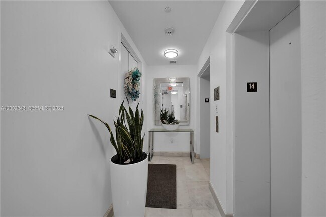 Foto del edificio - 16001 Collins Ave