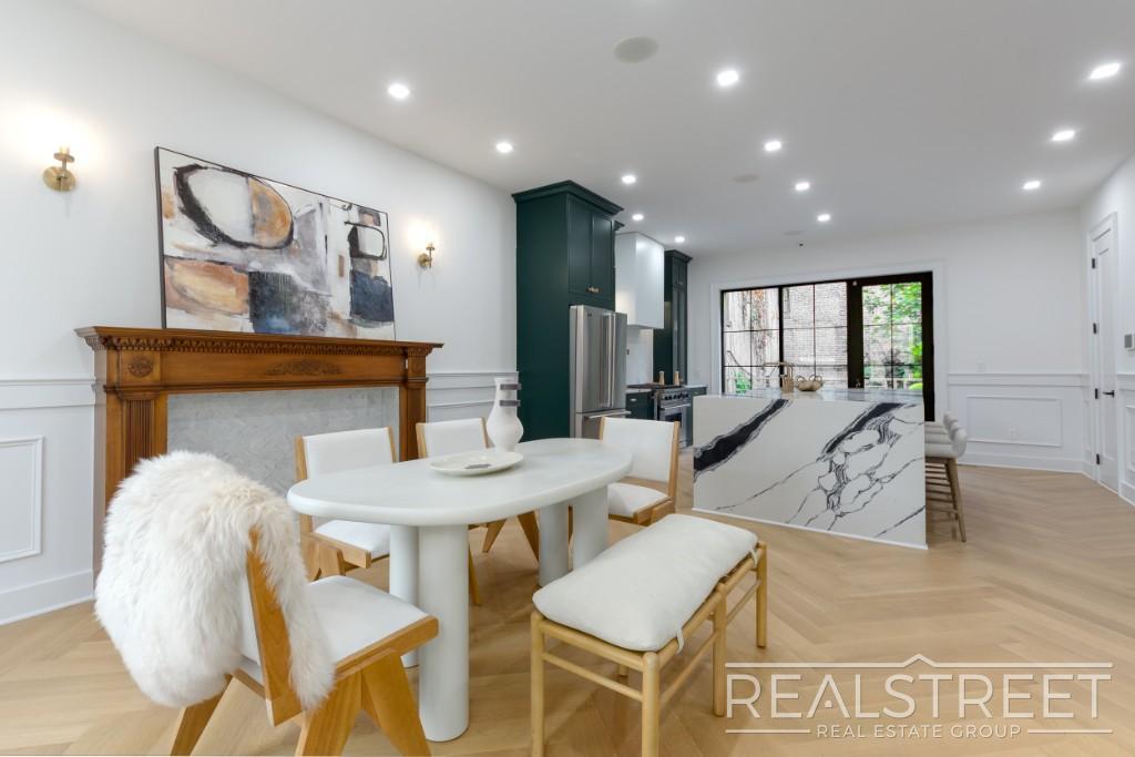 Foto principal - Magnificant Single Family Townhouse for Re...