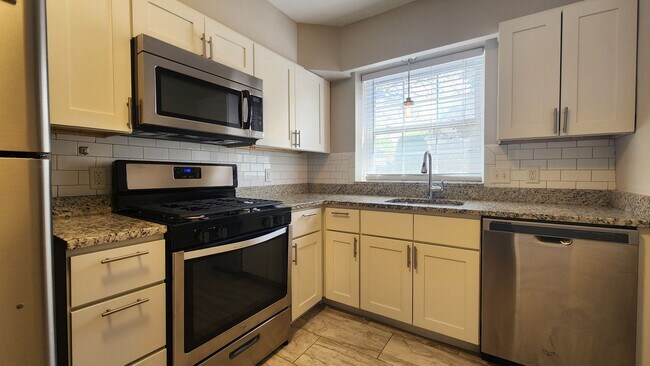 Foto del edificio - 7752 Kingsbury Blvd