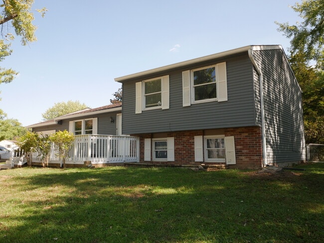 Building Photo - 8945 Mariposa Dr