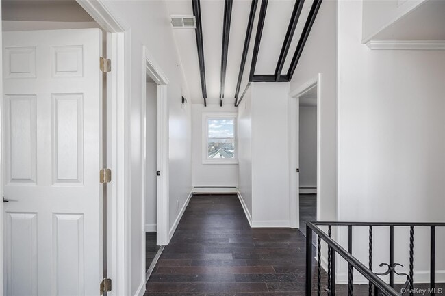 Building Photo - 33 Dock Dr