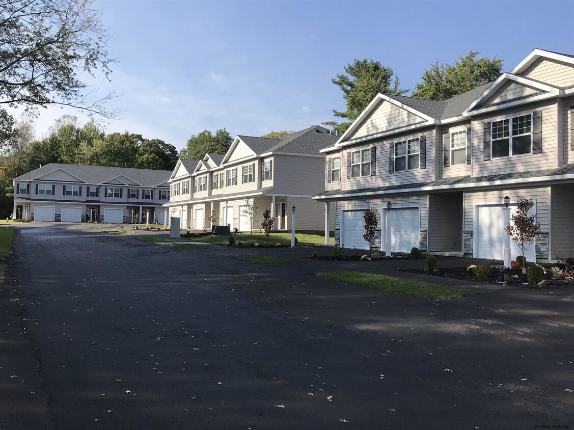 2405 Rosa Rd Unit Ridge Manor Court Un, Schenectady, NY 12309