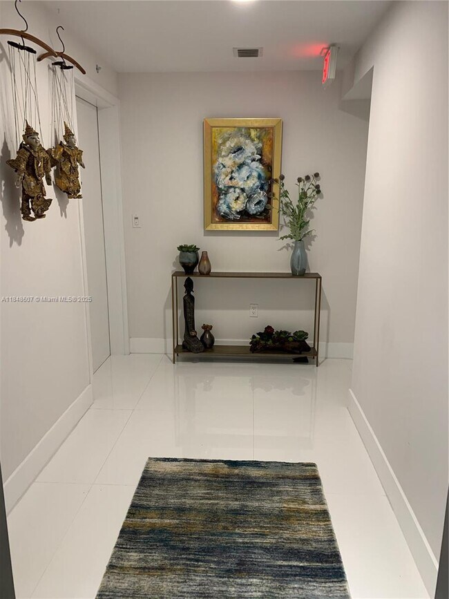 Foto del edificio - 16385 Biscayne Blvd