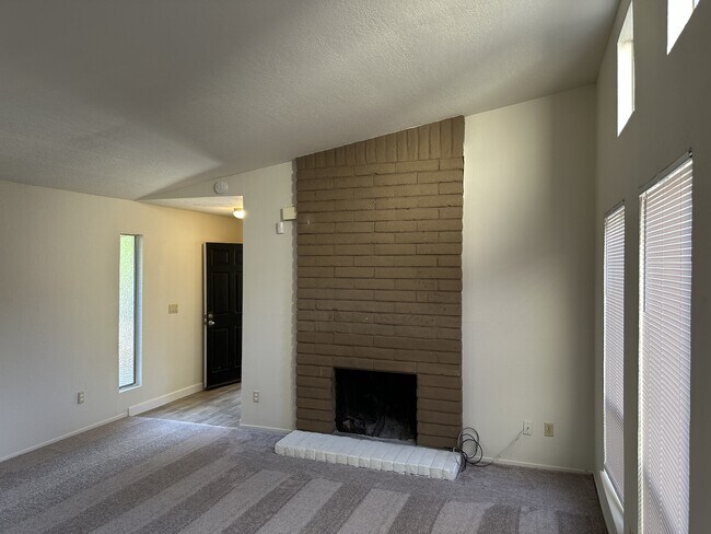 Building Photo - 5627 Passero Way