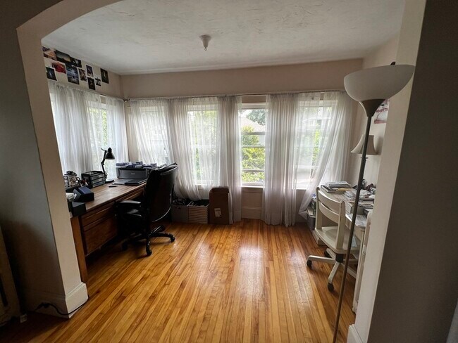 Building Photo - 48 Sagamore Rd