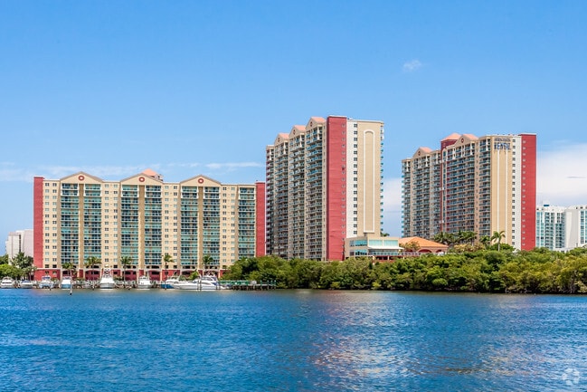 Building Photo - Intracoastal Yacht Club