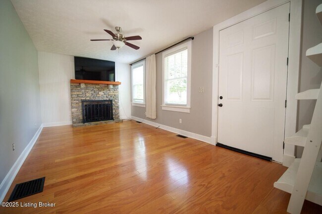 Foto del edificio - 2224 Flat Rock Rd