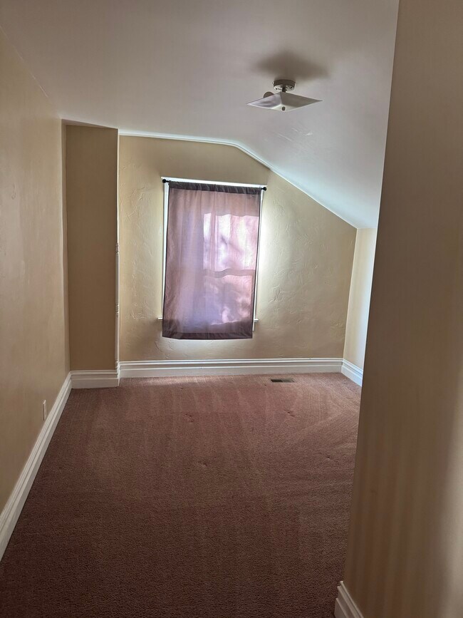 Building Photo - 321 D St