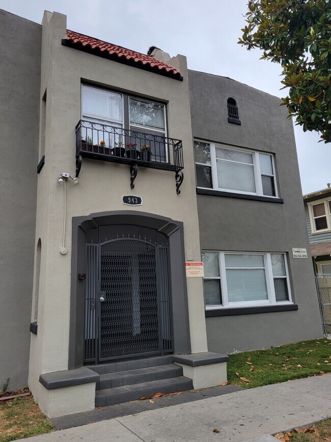 Building Photo - 943 Lime Ave