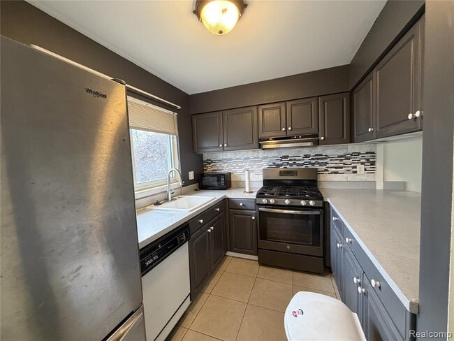 Foto del edificio - 1780 E Thirteen Mile Rd