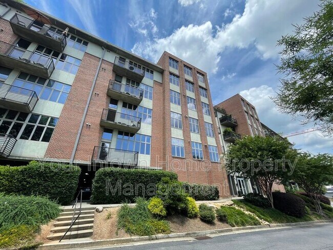 Building Photo - 640 Glen Iris Dr NE