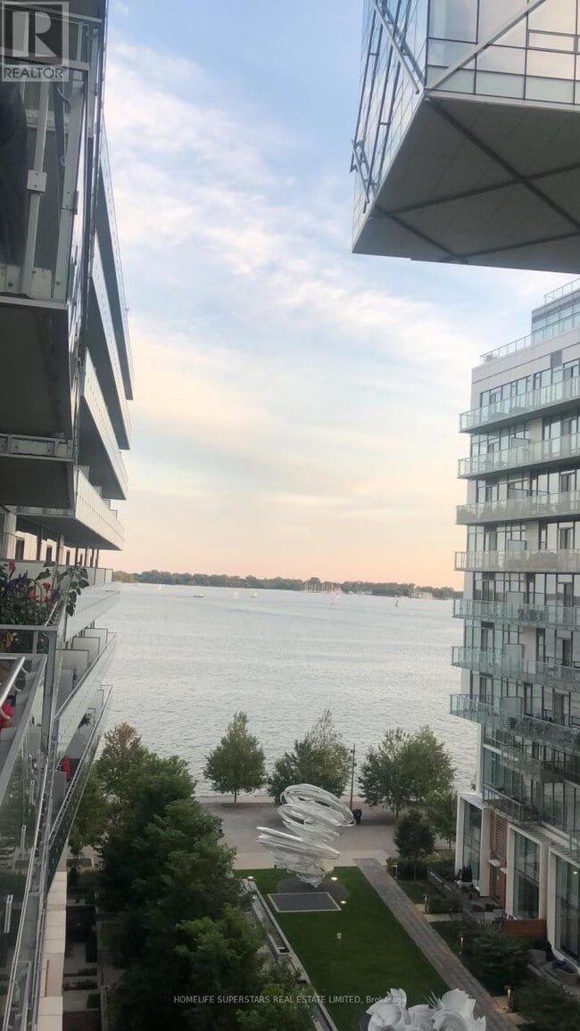 Building Photo - 39-739 Queens Quay E