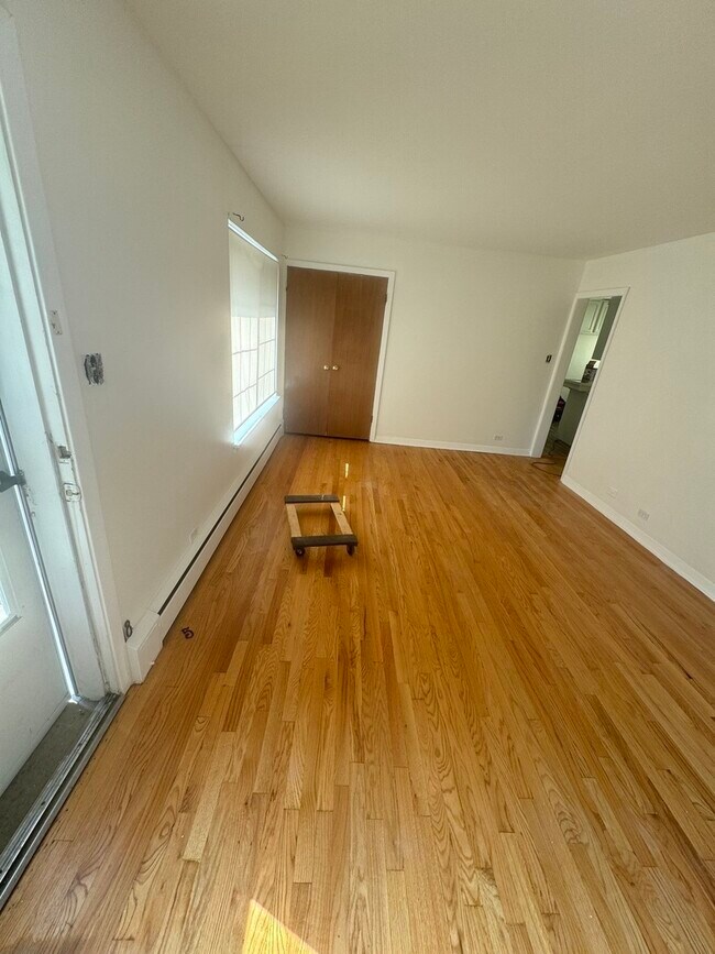 Foto del edificio - 518 W Wesley St