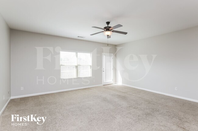 Foto del edificio - 4221 Weeping Willow Dr